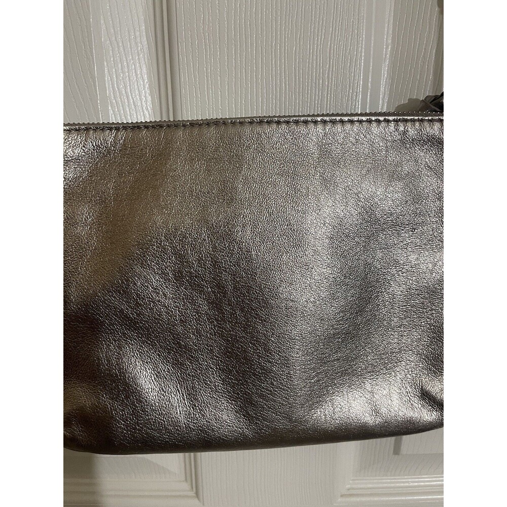 The Sak Crossbody Purse. Metallic Copper Color. 2 Front Zippers. Top Zip - Picture 12 of 14